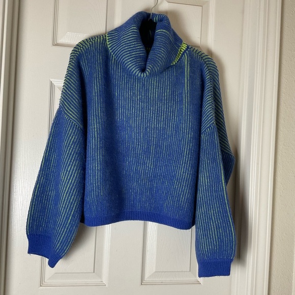 Blanknyc] Womens Cropped Turtleneck Sweater Pullover Size medium - Picture 2 of 12